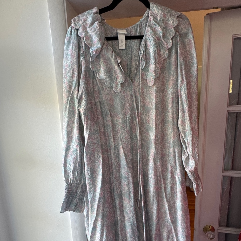 H&M Floral Maxi Dress with ruffle collar detaill